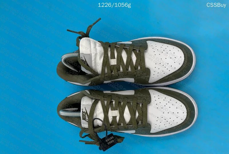 DUNK LOW MEDIUM OLIVE 6