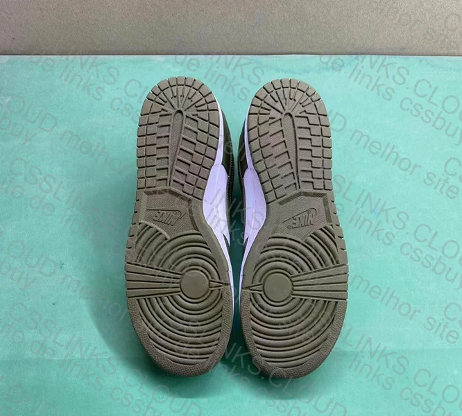 Dunk Low medium olive 4