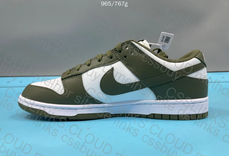 Dunk Low medium olive 3