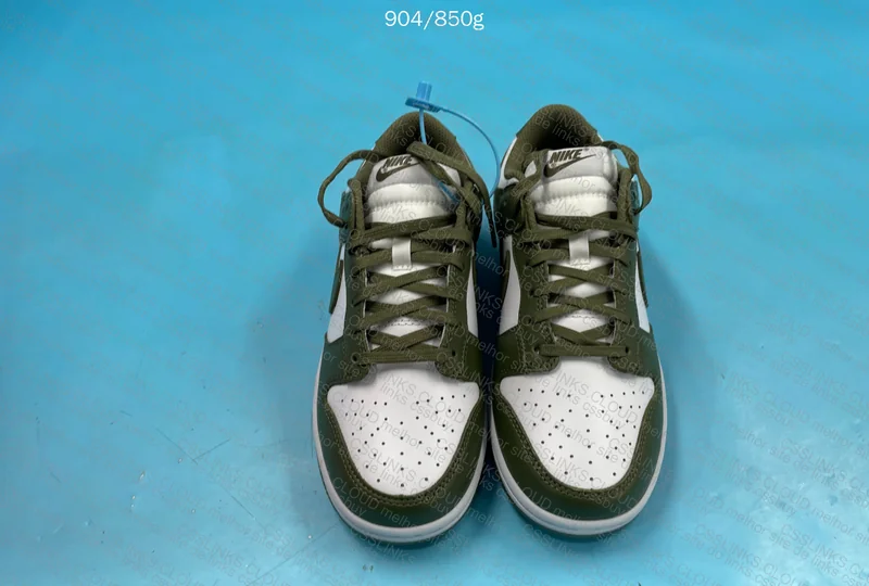 Dunk low medium olive GL??? 7