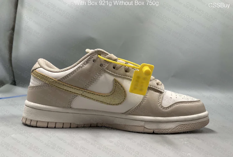 DUNK LOW METALLIC GOLD