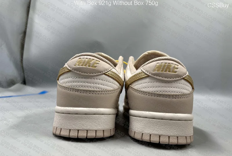 DUNK LOW METALLIC GOLD 3