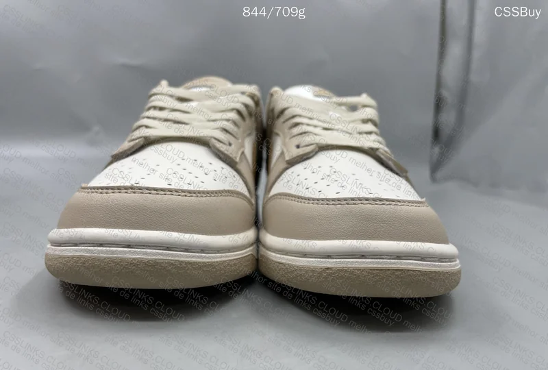 DUNK LOW METALLIC GOLD 2