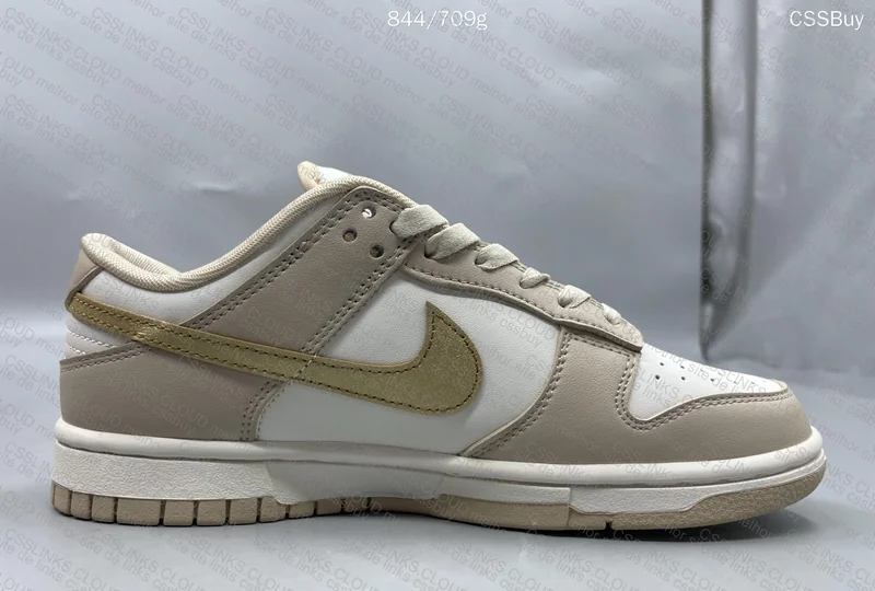DUNK LOW METALLIC GOLD 4