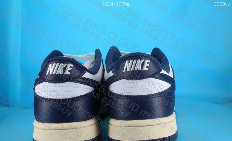 DUNK LOW MIDNIGHT NAVY AND WHITE 2