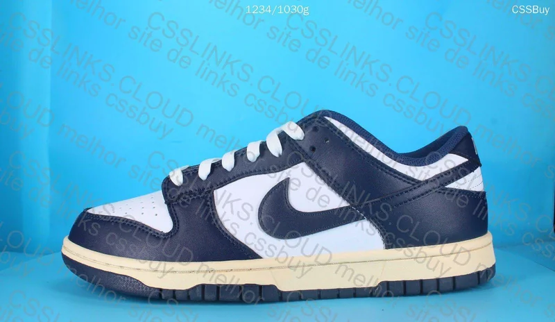 DUNK LOW MIDNIGHT NAVY AND WHITE 3