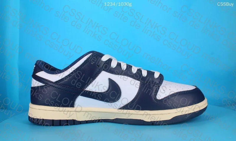 DUNK LOW MIDNIGHT NAVY AND WHITE 6