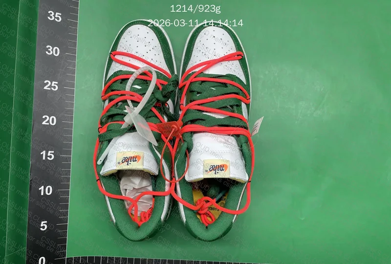 Dunk Low Off White