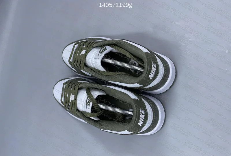dunk low olive 10