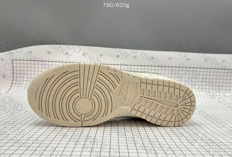 Nike Dunk Low - OVO 6