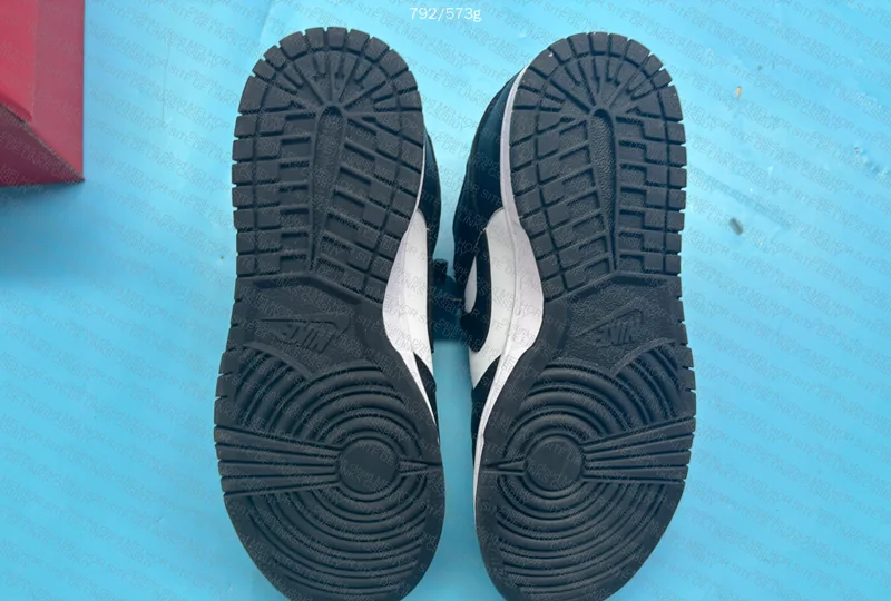 Dunk Low Panda 3
