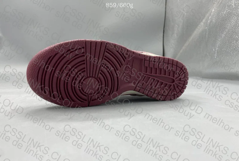 Dunk Low PRM Valentine’s 10