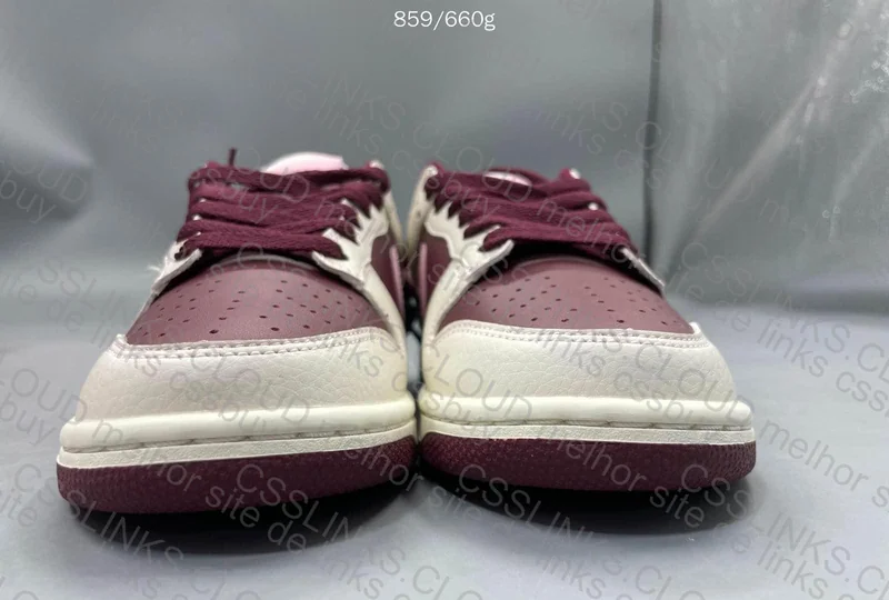 Dunk Low PRM Valentine’s 3
