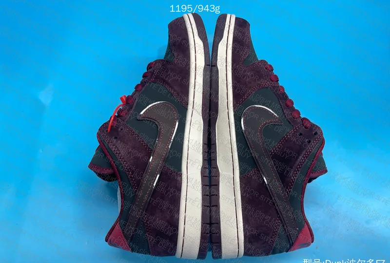 Dunk Low Riot 4