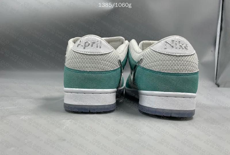 Dunk Low SB April 4