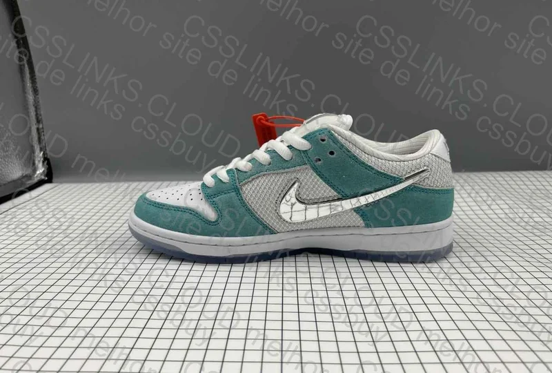 Dunk Low SB April