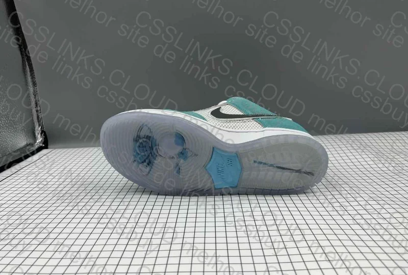 Dunk Low SB April 2