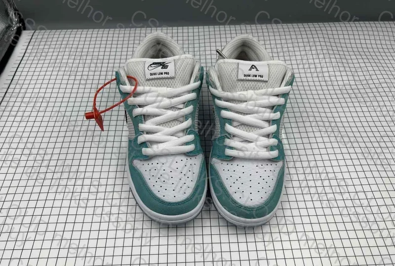 Dunk Low SB April 8