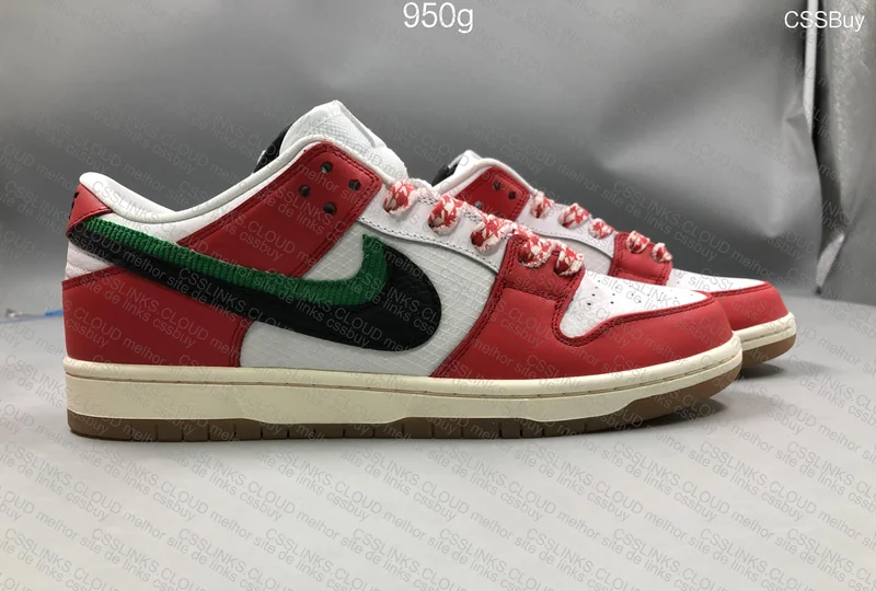 Dunk Low SB Habibi 4