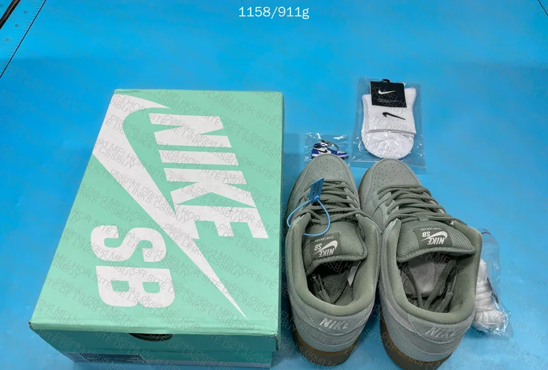Dunk Low SB 'Moss Green