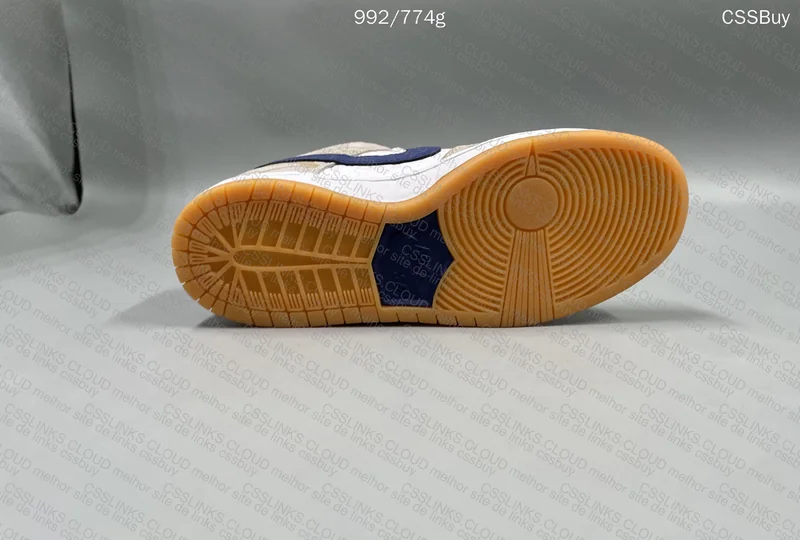 DUNK LOW SB RAYSSA LEAL 9