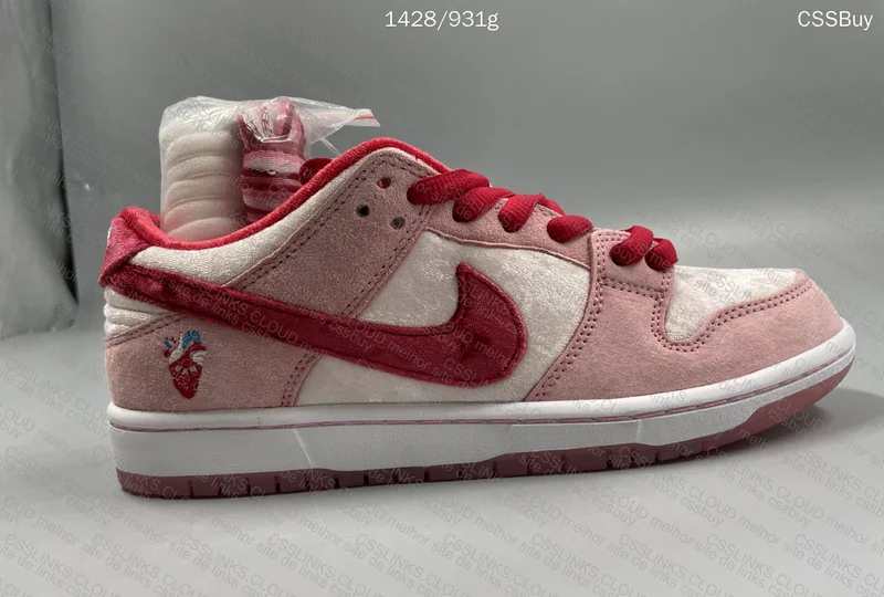 DUNK LOW SB Strangelove 3