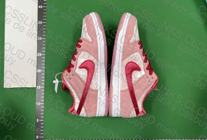 Dunk Low SB Strangelove 3