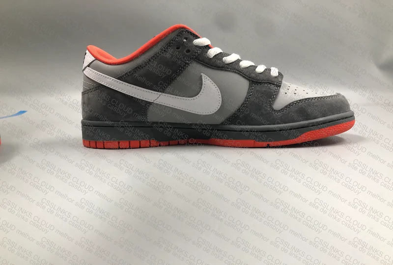 DUNK LOW STAPLE NYC PIGEON 3
