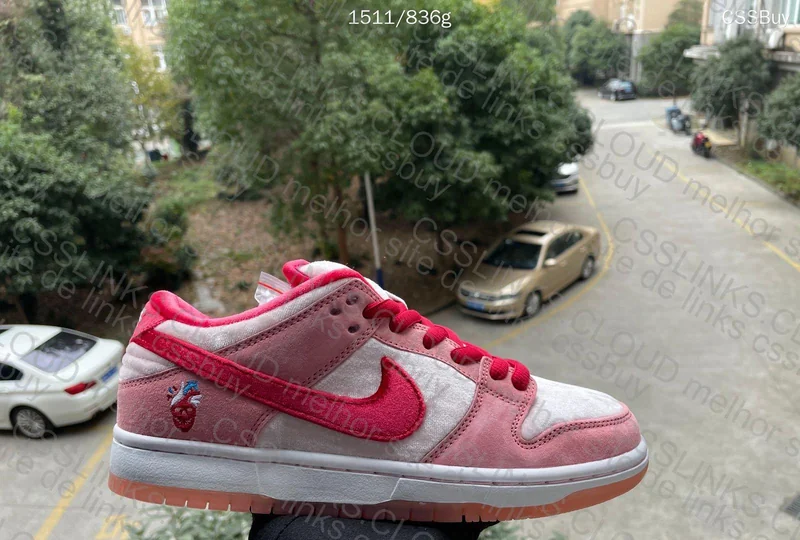 Dunk Low Strangelove 4