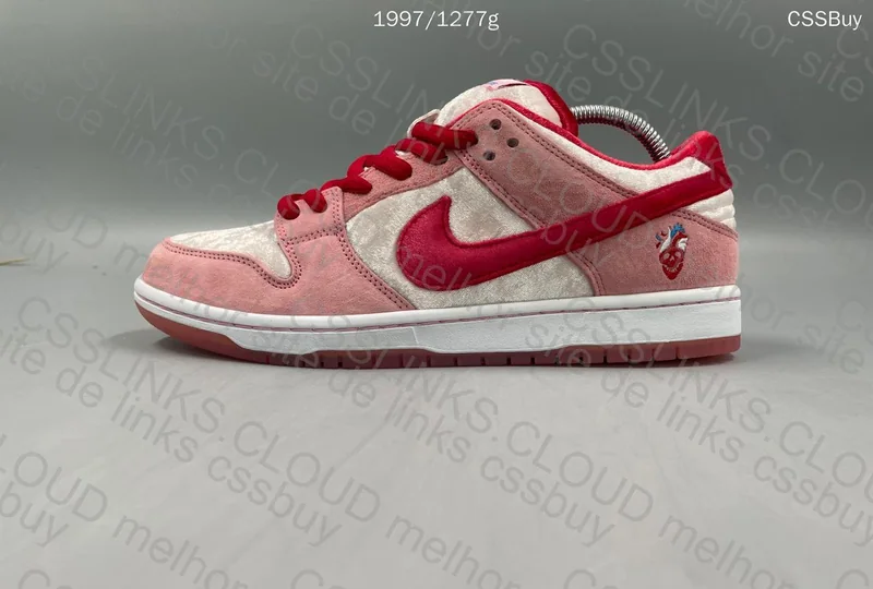 DUNK LOW STRANGERLOVE 8