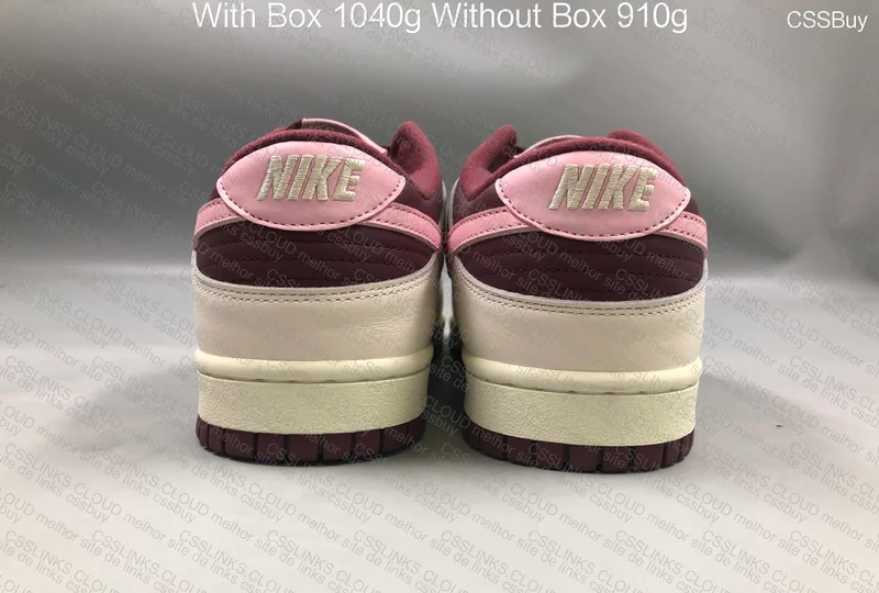 Dunk Low Valentine's Day 3