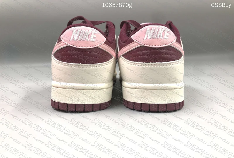 Dunk Low Valentine's day 3