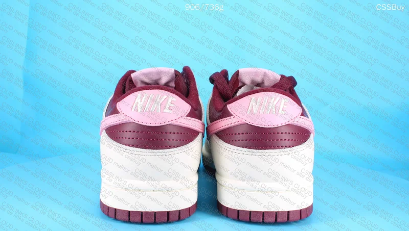 Dunk Low Valentine's day. 4