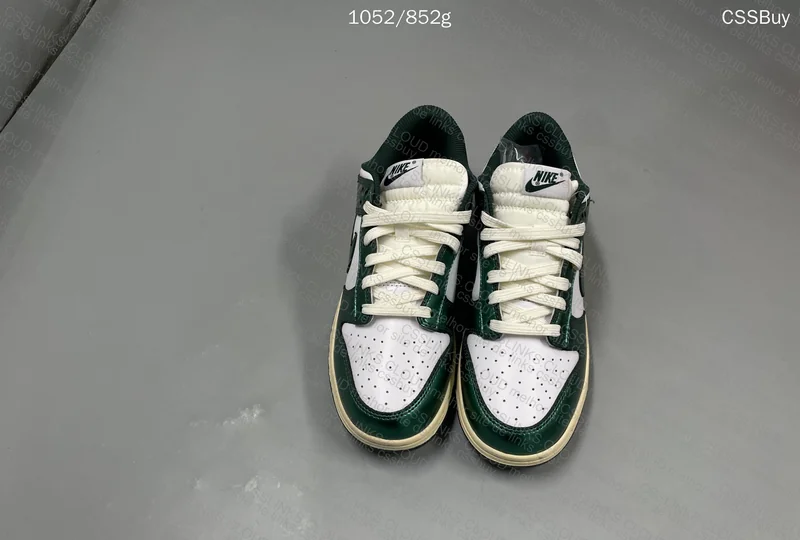DUNK LOW VINTAGE GREEN