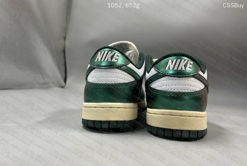 DUNK LOW VINTAGE GREEN 4