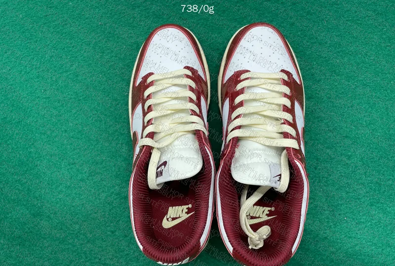 dunk low vintage red