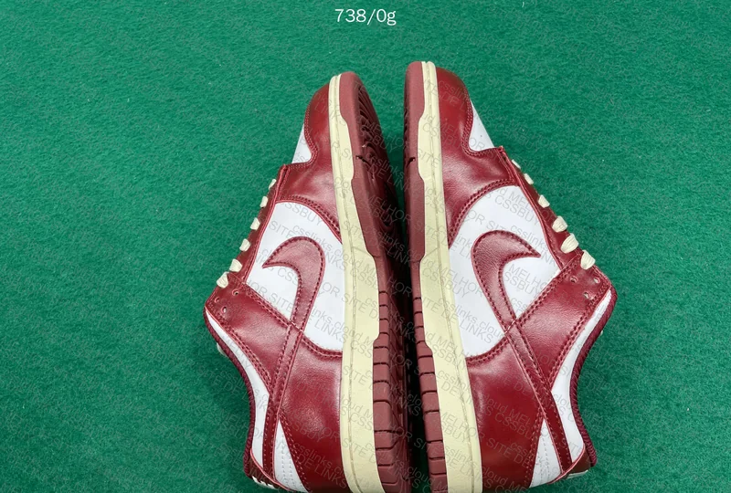 dunk low vintage red 2