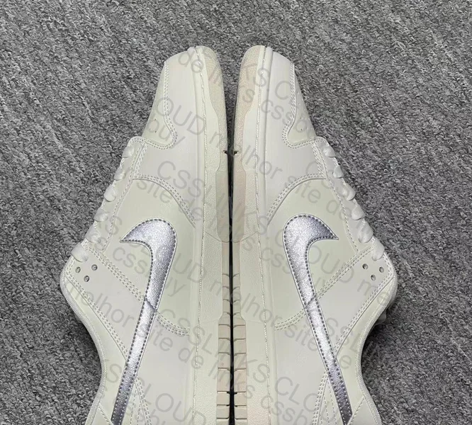 Dunk LowOxygen Purple 3