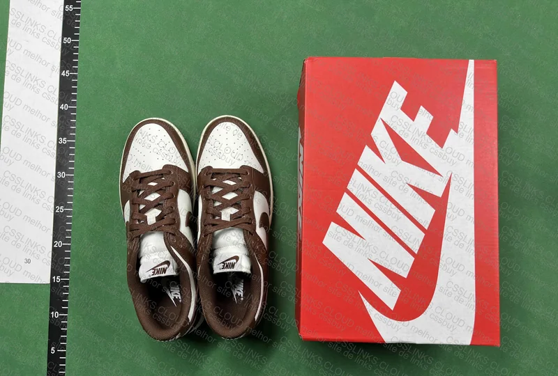 Dunk Lows Chocolate