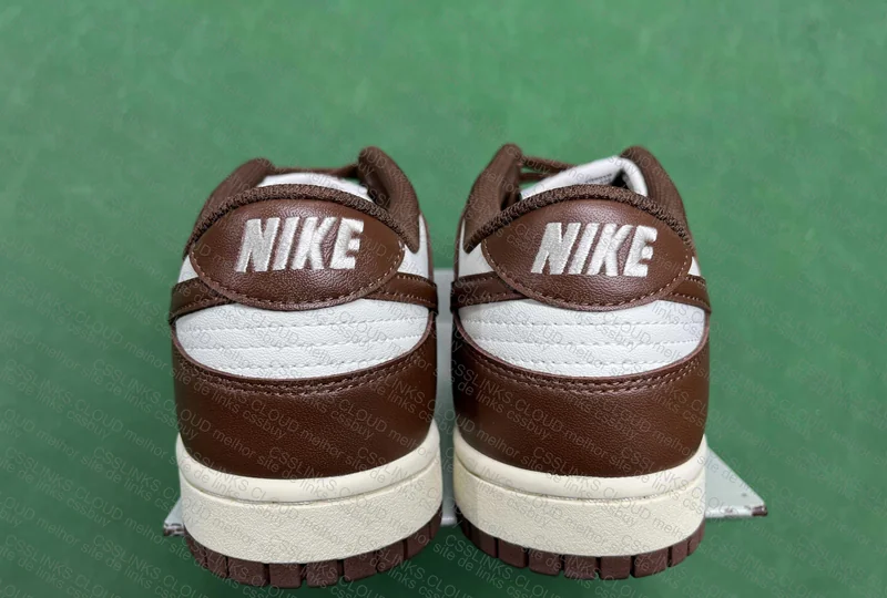 Dunk Lows Chocolate 3