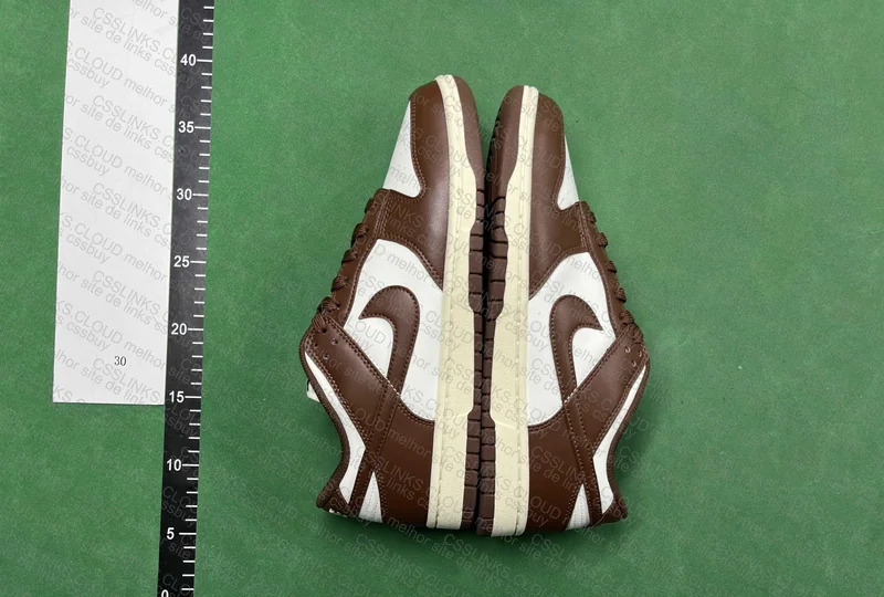 Dunk Lows Chocolate 5