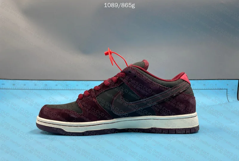 Dunk “‘Mahagany Dark - Team Red 4