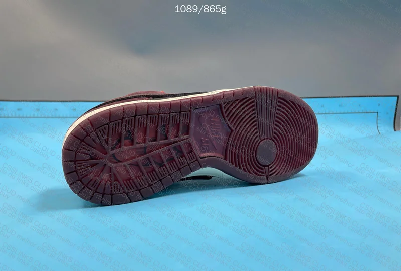 Dunk “‘Mahagany Dark - Team Red 6