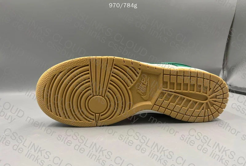 Dunk Malachite University Gold 4