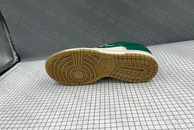 Dunk Malachite University Gold 6