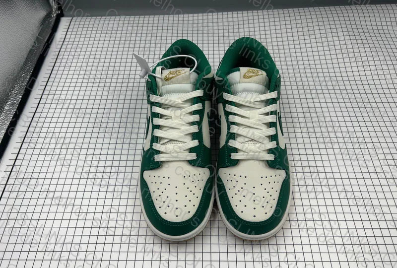 Dunk Malachite University Gold 8