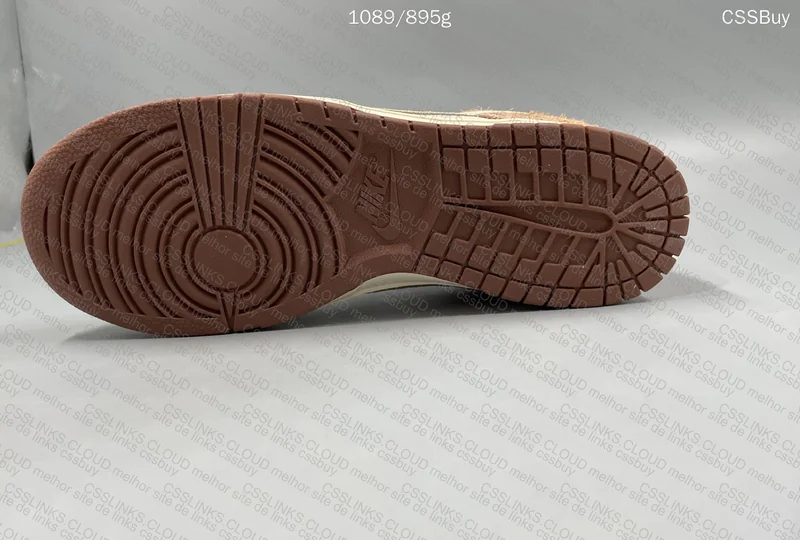 Dunk Medium Curry 9