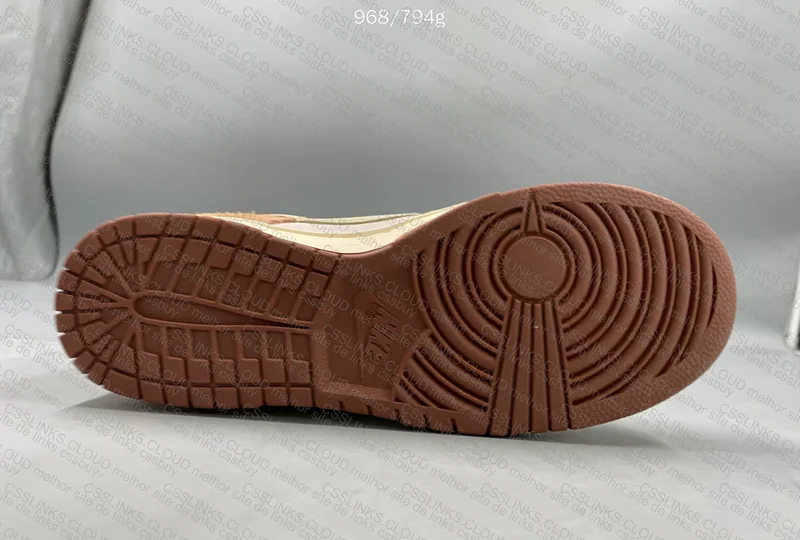 Dunk Medium Curry 8