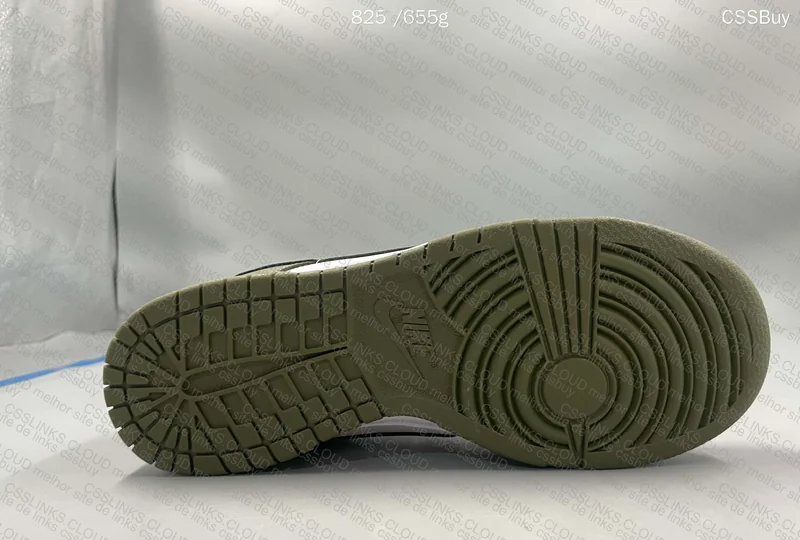 Dunk Medium Low Olive 8