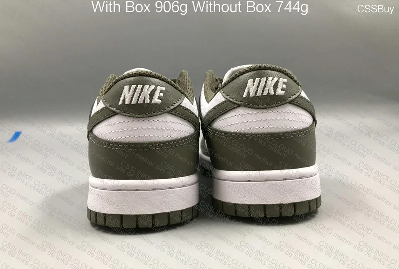 Dunk Medium Olive 2